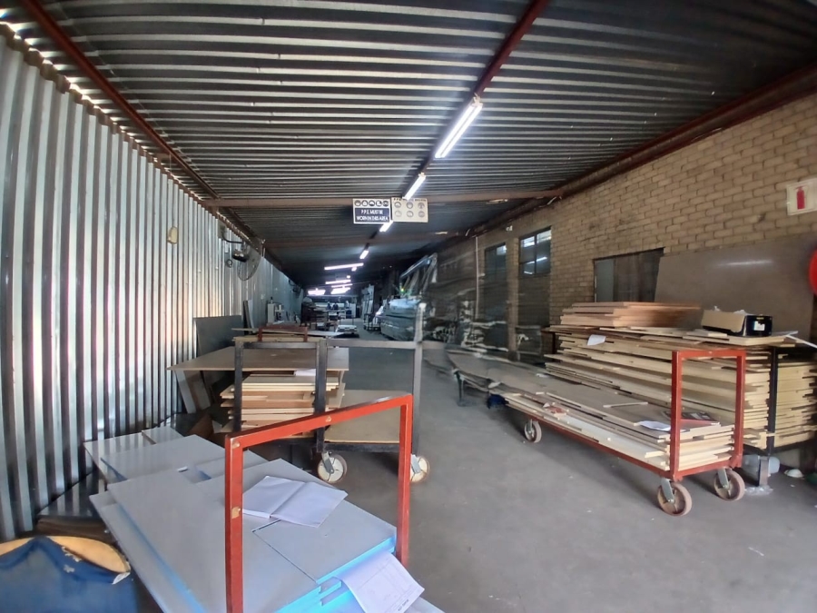 To Let commercial Property for Rent in Zinniaville North West